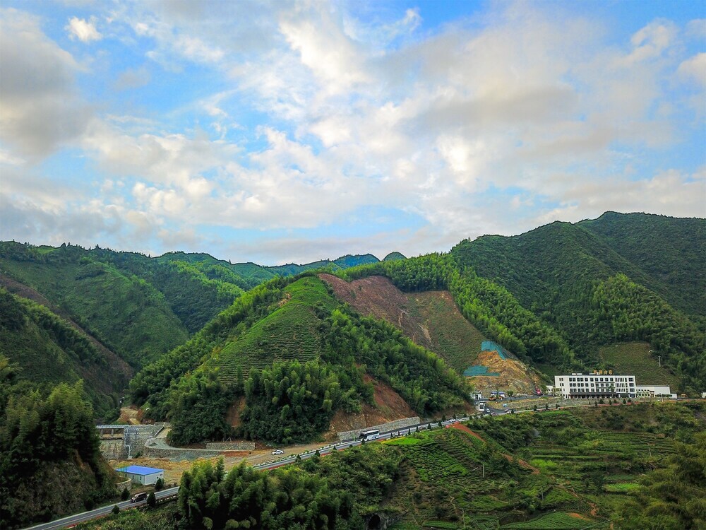 Хуаншань: Caresses Feather Mountain Villa
