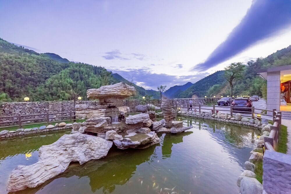 Хуаншань: Caresses Feather Mountain Villa