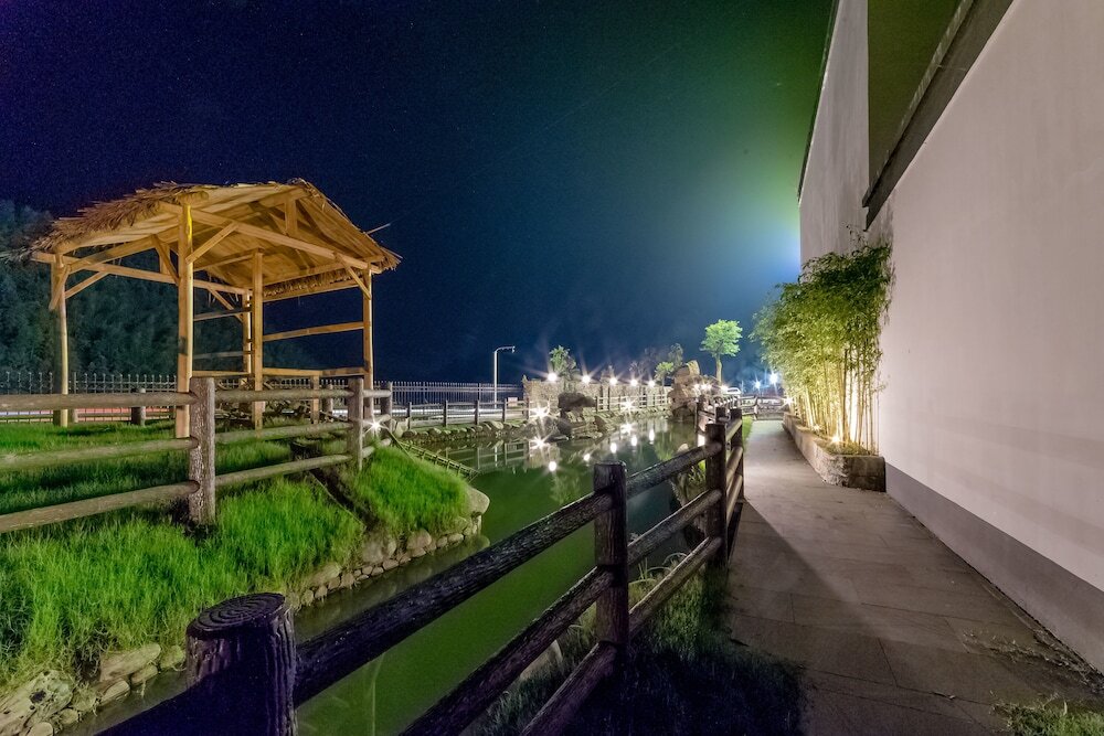 Хуаншань: Caresses Feather Mountain Villa