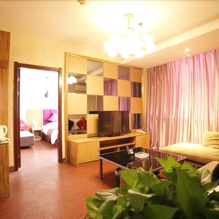 Иньчуань: She and He Service Apartment