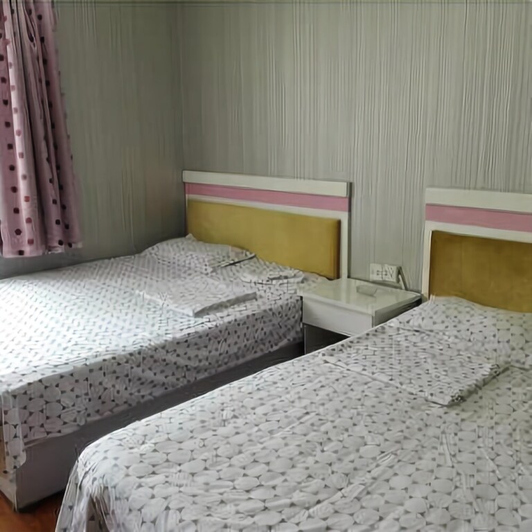 Ухань: Qitian Apartment