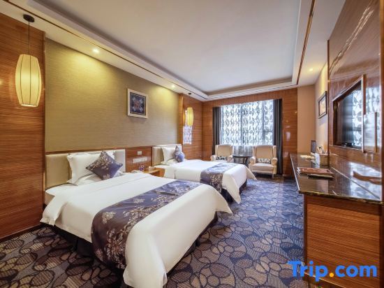 Каили: Century City Hotel