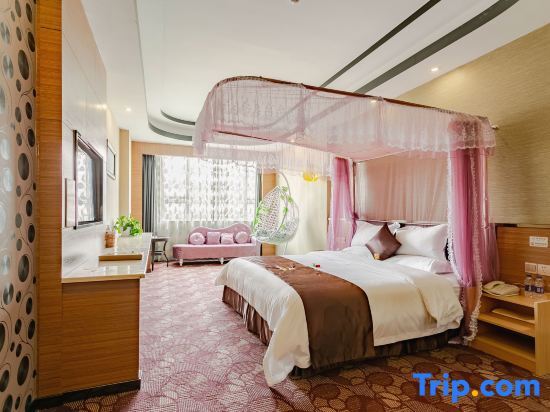 Каили: Century City Hotel