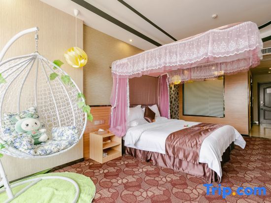 Каили: Century City Hotel