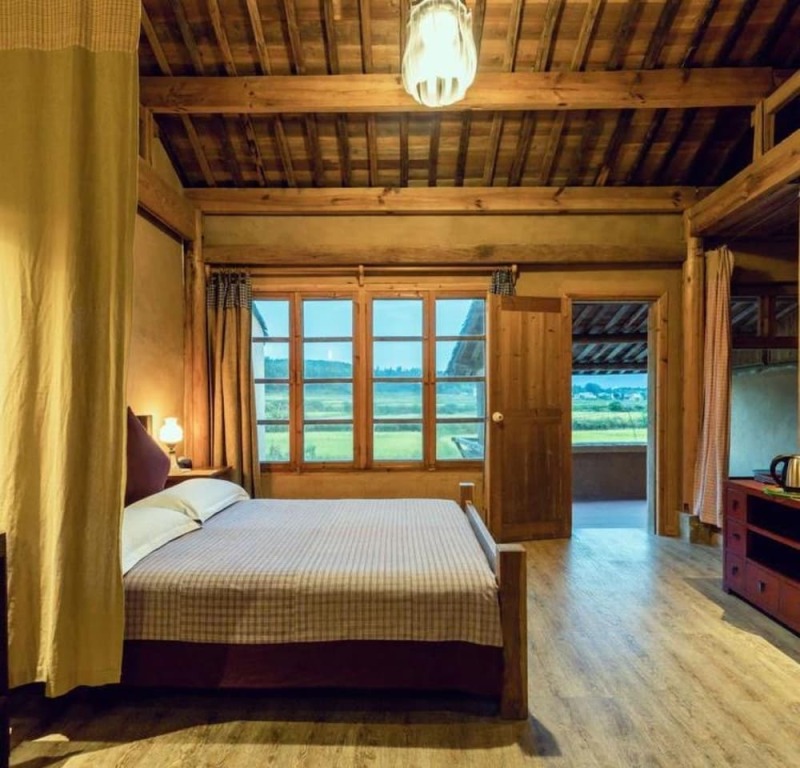 Хуаншань: Pig S Inn Old Oil Factory