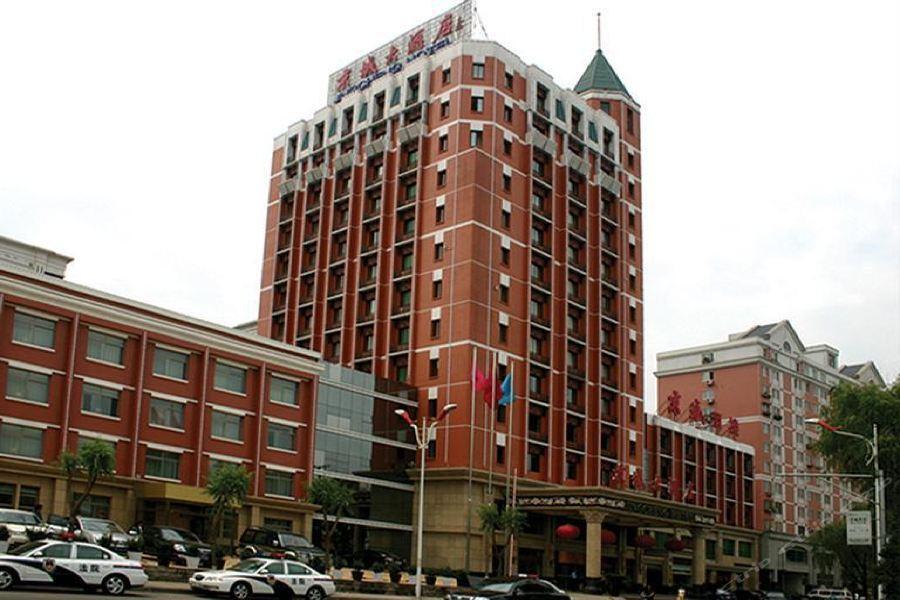 Чэндэ: Chengde Jing Cheng Hotel