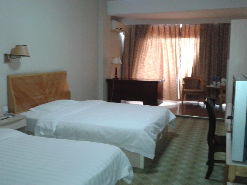 Лунъянь: Super 8 Hotel Longyan Fazhan Building