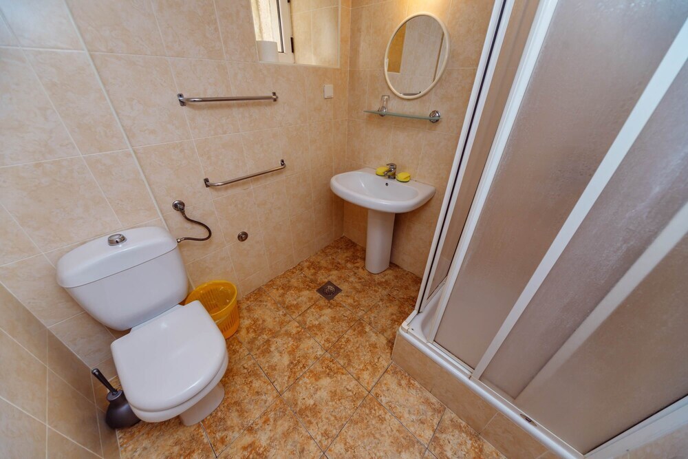 Петровац: Apartments LIDO Petrovac