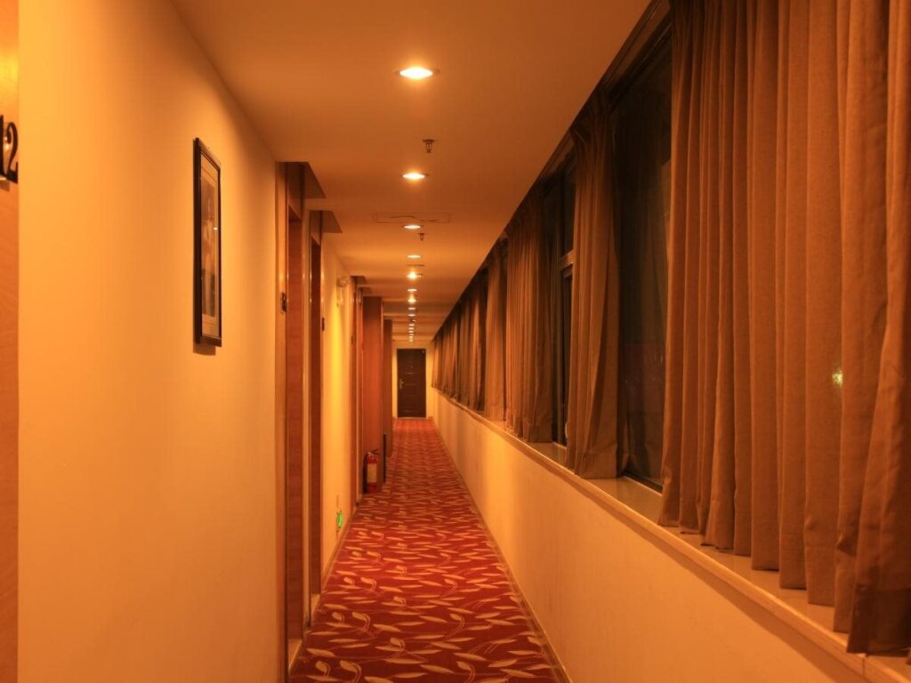 Наньнин: Hawks Holiday Hotel