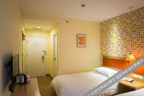 Жичжао: Home Inn Rizhao Coach Station North Rizhao Road