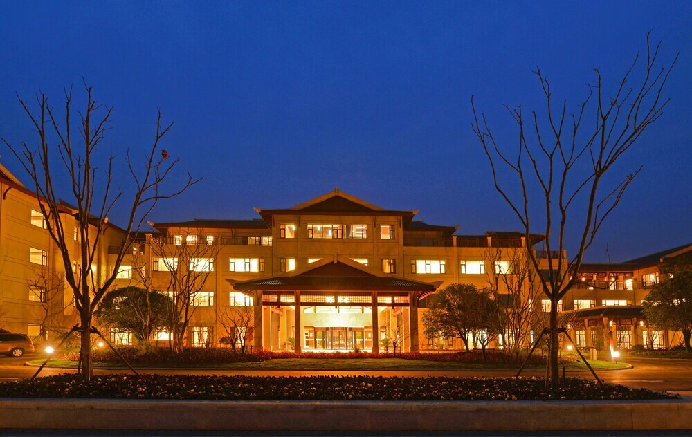 Хуайань: Meicheng Swan Lake Resort Hot Spring