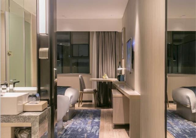Янгиианг: Echarm Hotel Yangjiang Baili Plaza Branch