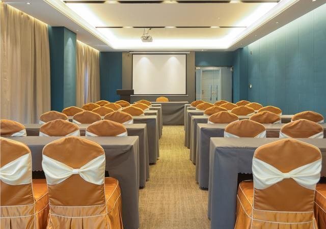 Янгиианг: Echarm Hotel Yangjiang Baili Plaza Branch