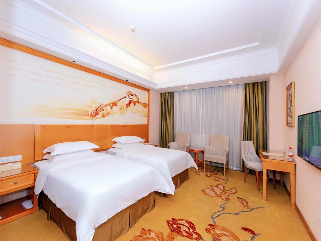 Шэньчжэнь: Vienna Hotel Shenzhen Longgang Ainan Road