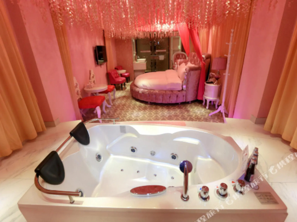 Шэньчжэнь: Hand In Hand Lovers Theme Hotel