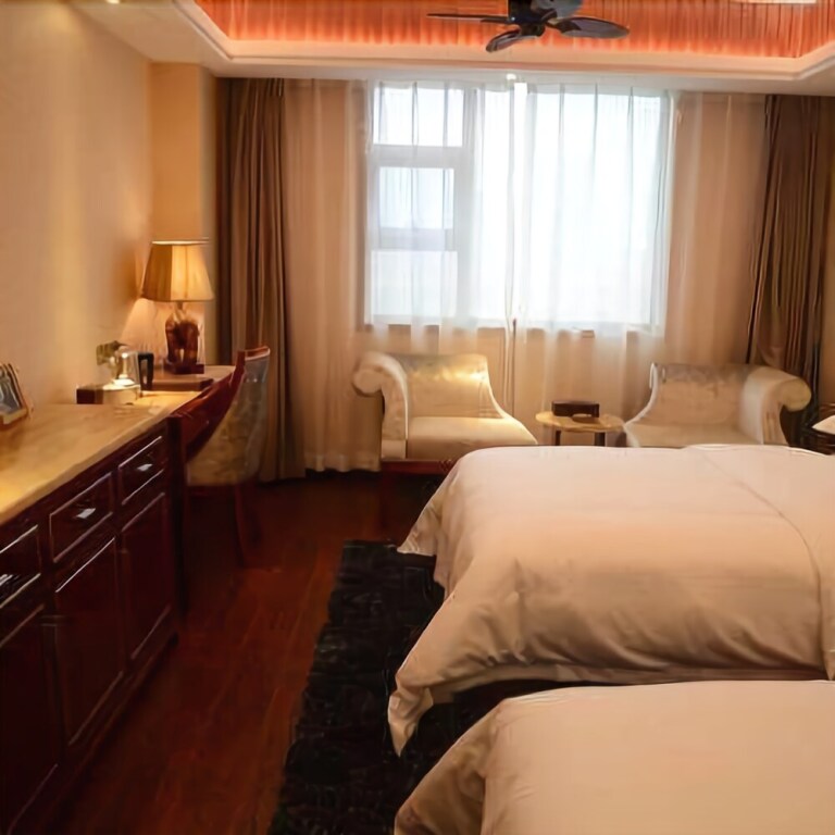 Тунжень: Qinglv International Hotel