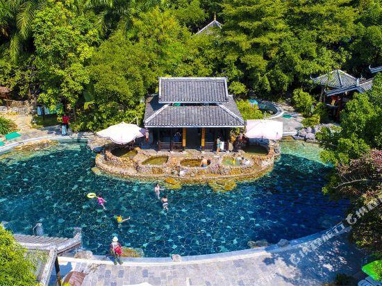 Наньнин: Jiuquwan Hot Spring Holiday Resort