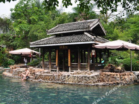 Наньнин: Jiuquwan Hot Spring Holiday Resort