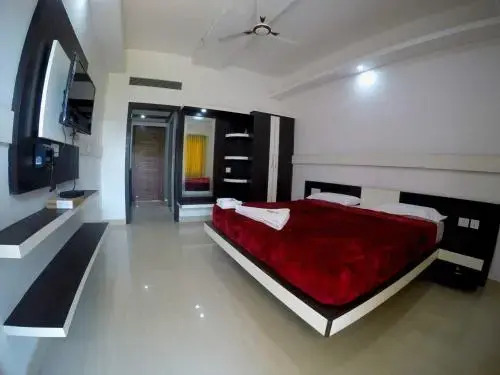 Yedakumeri: Hotel Gaurav Garden By OYO Rooms