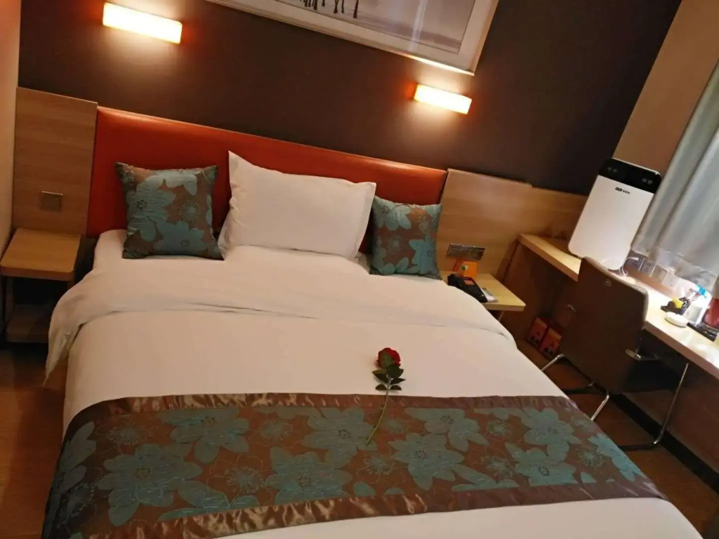 Лоян: 7 Days Premium Luoyang Peony Square Branch