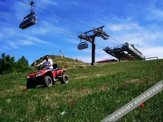 Чжанцзякоу: Zhangjiakou Dolomiti White Birch Hotel