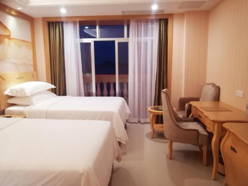 Янгиианг: Vienna Hotel Yueliang Bay