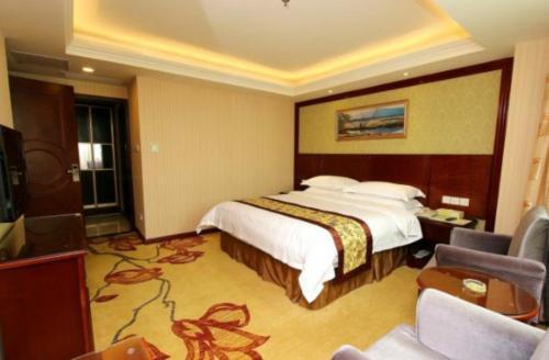 Янгиианг: Vienna Hotel Yueliang Bay