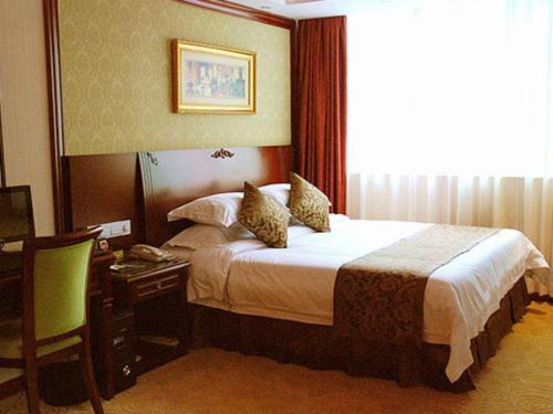 Янгиианг: Vienna Hotel Yueliang Bay