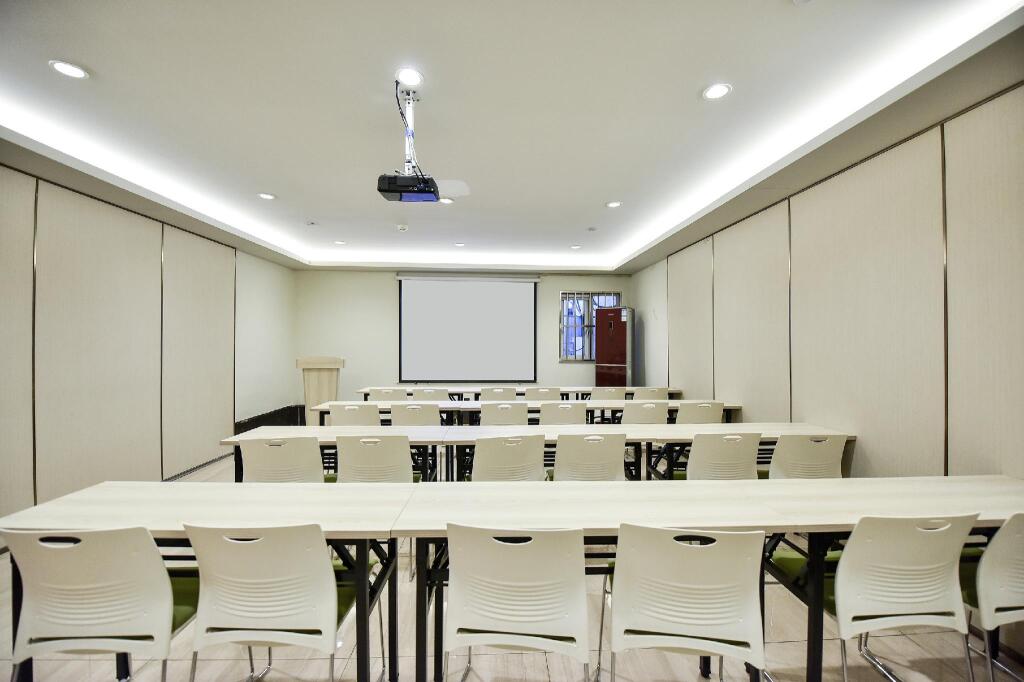 Таншань: Ji Hotel Tangshan Wanda Plaza