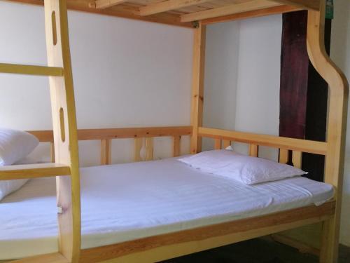 Шангри-Ла: 9 Space Capsule Youth Hostel