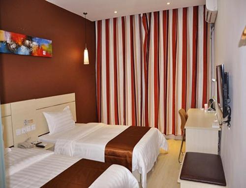 Линьи: Thank Inn Chain Hotel Pingyi Nanhuan Road