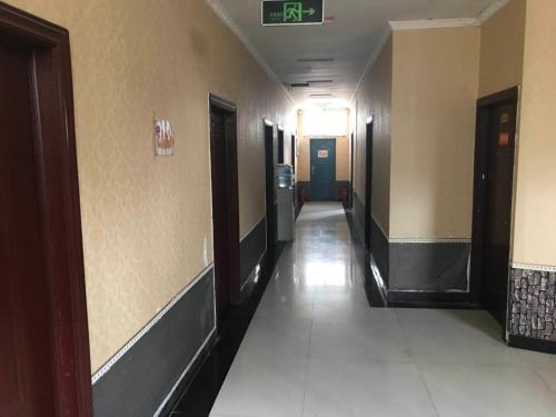 Линьи: Hao Shuo Business Hotel