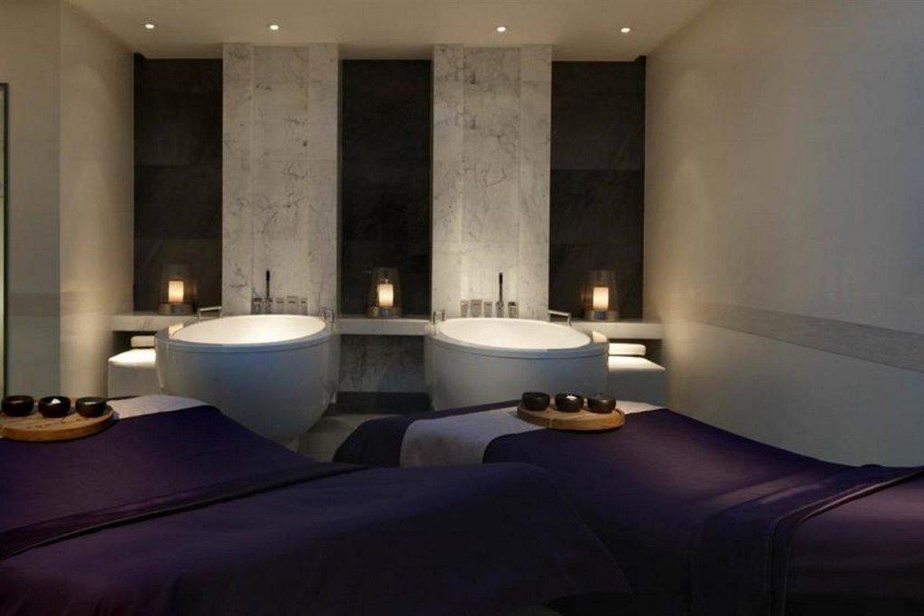 Москва: Гостиница Four Seasons Hotel Moscow
