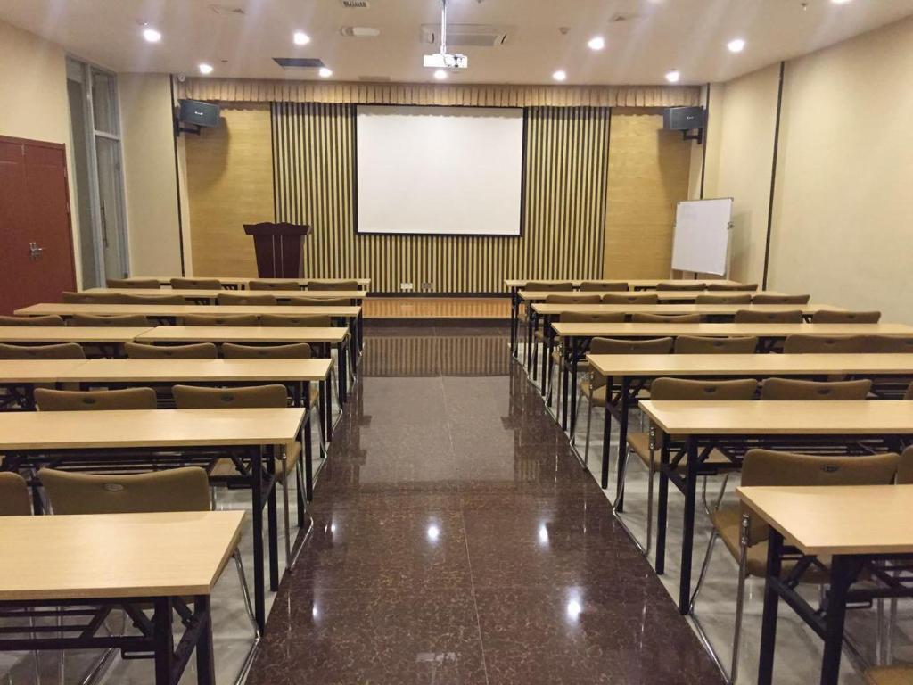 Линьи: 7Days Premium Linyi Hedong Caiyuan Square