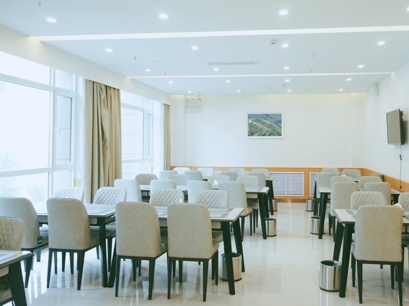 Цзинин: Greentree Inn Jining Jinyu Road Red Star Macalline