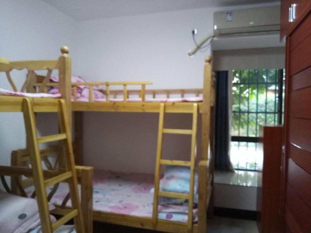 Наньнин: 17 miles Youth Hostel