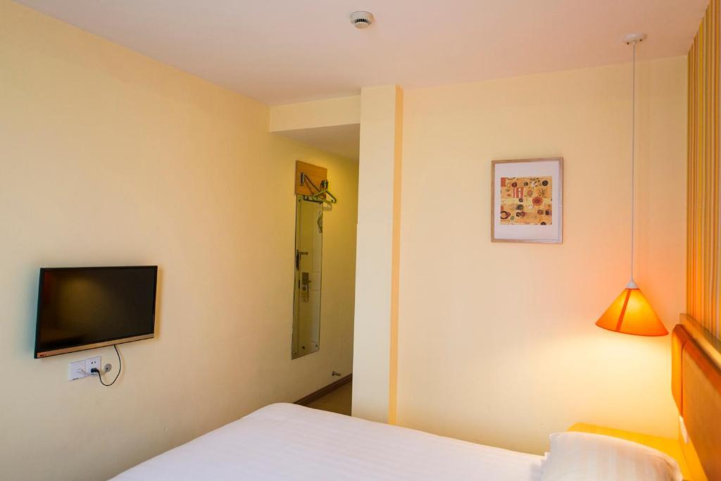 Харбин: Home Inn Harbin Xuefu Road Yidaeryuan Subway Station
