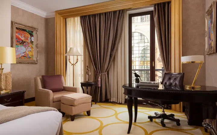 Москва: Отель The St. Regis Moscow Nikolskaya