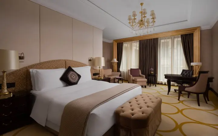 Москва: Отель The St. Regis Moscow Nikolskaya