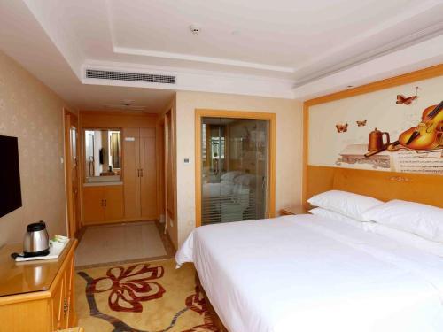 Чжуншань: Vienna Hotel Zhongshan West District