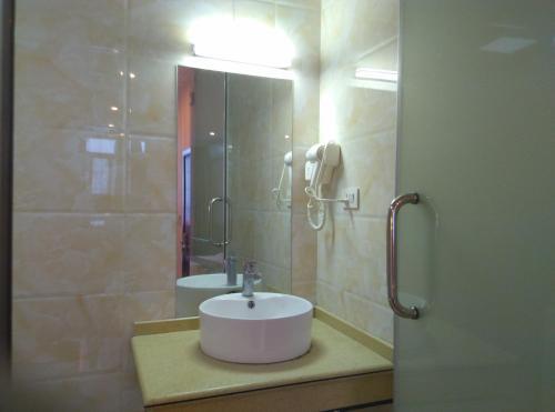 Либо: Shunxin Hotel