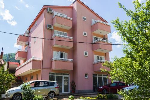 Будва: Dom Apartments