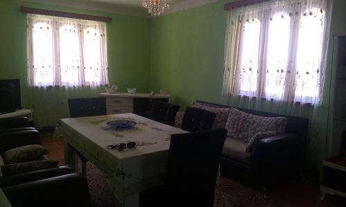 Батуми: Nana's Guest House