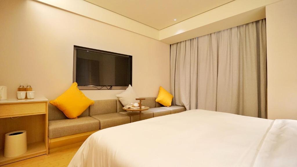 Цзясинь: Ji Hotel Jiaxing Wanda Square