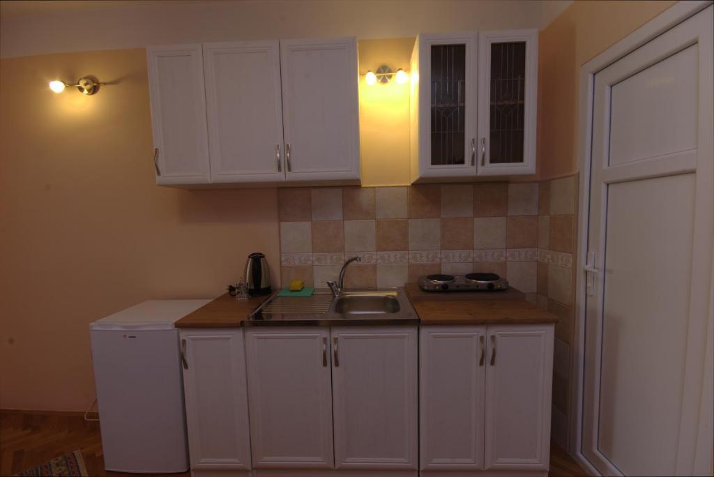 Бар: Apartments Astel