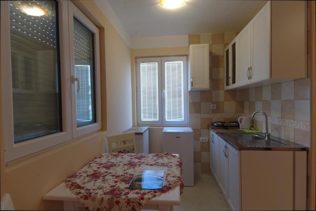 Бар: Apartments Astel