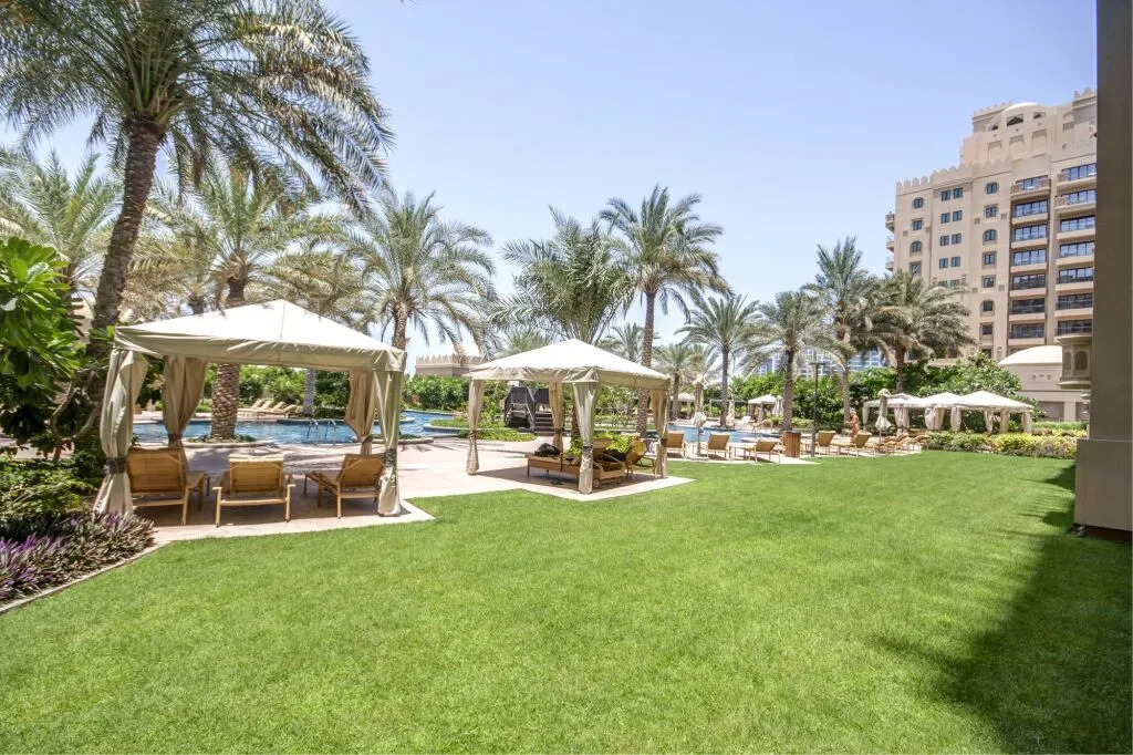 Дубай: Anantara South Residence by Luton Vacation Homes