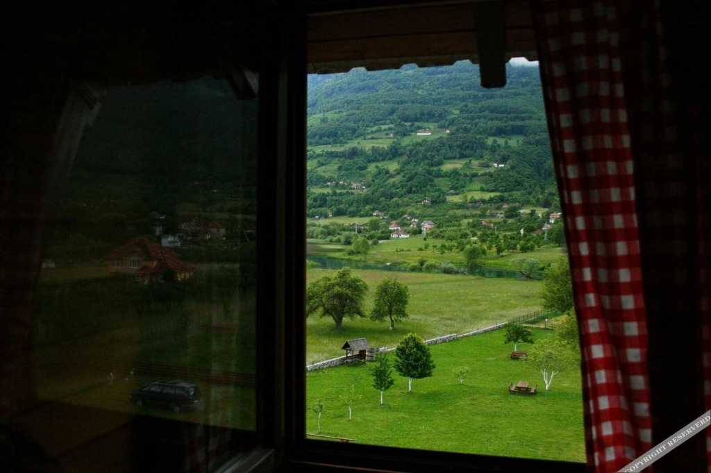 Плав: Camp Hotel Lake Views