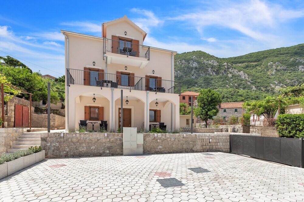 Котор: Apartments Mezini 11