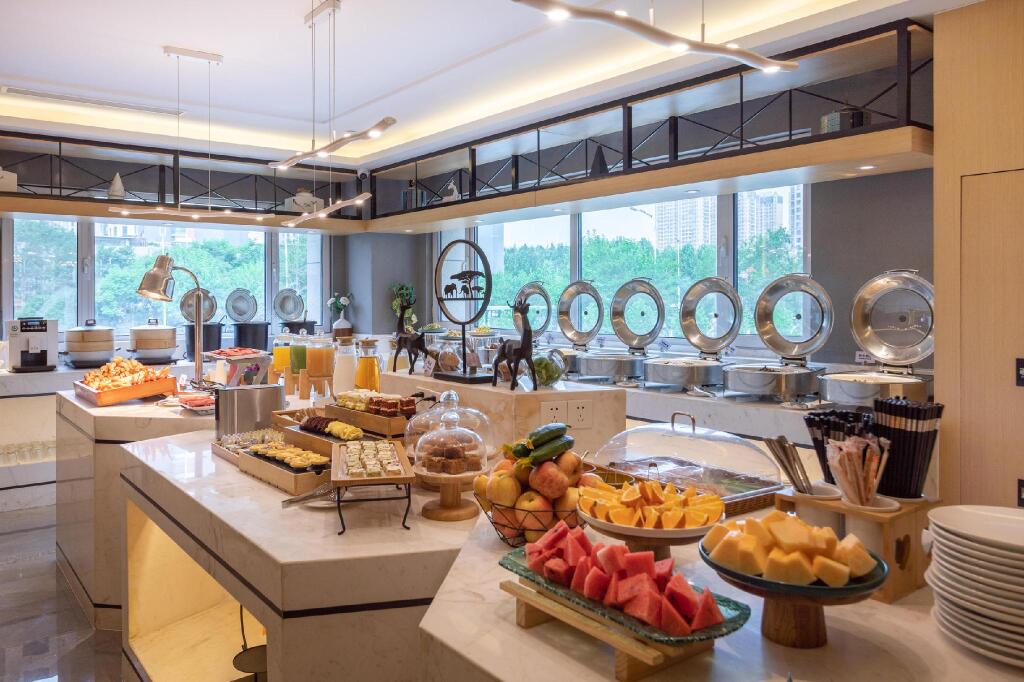 Линьи: Atour Hotel Linyi High Speed Railway Station Yimeng North Road
